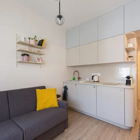 Urban Hideaway In Quiet Dejvice Near Stromovka - Easy Self Check In *