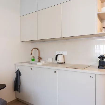 Urban Hideaway In Quiet Dejvice Near Stromovka - Easy Self Check In